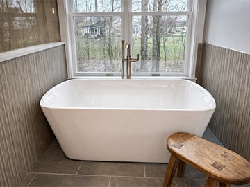 Old bathtub replacement services for homes.